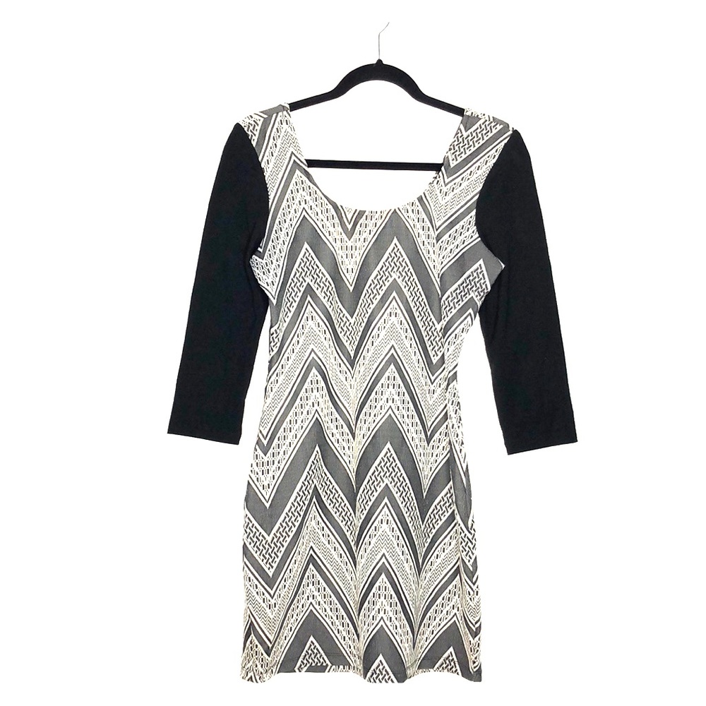 Patterned 3 Quarter Length Dress